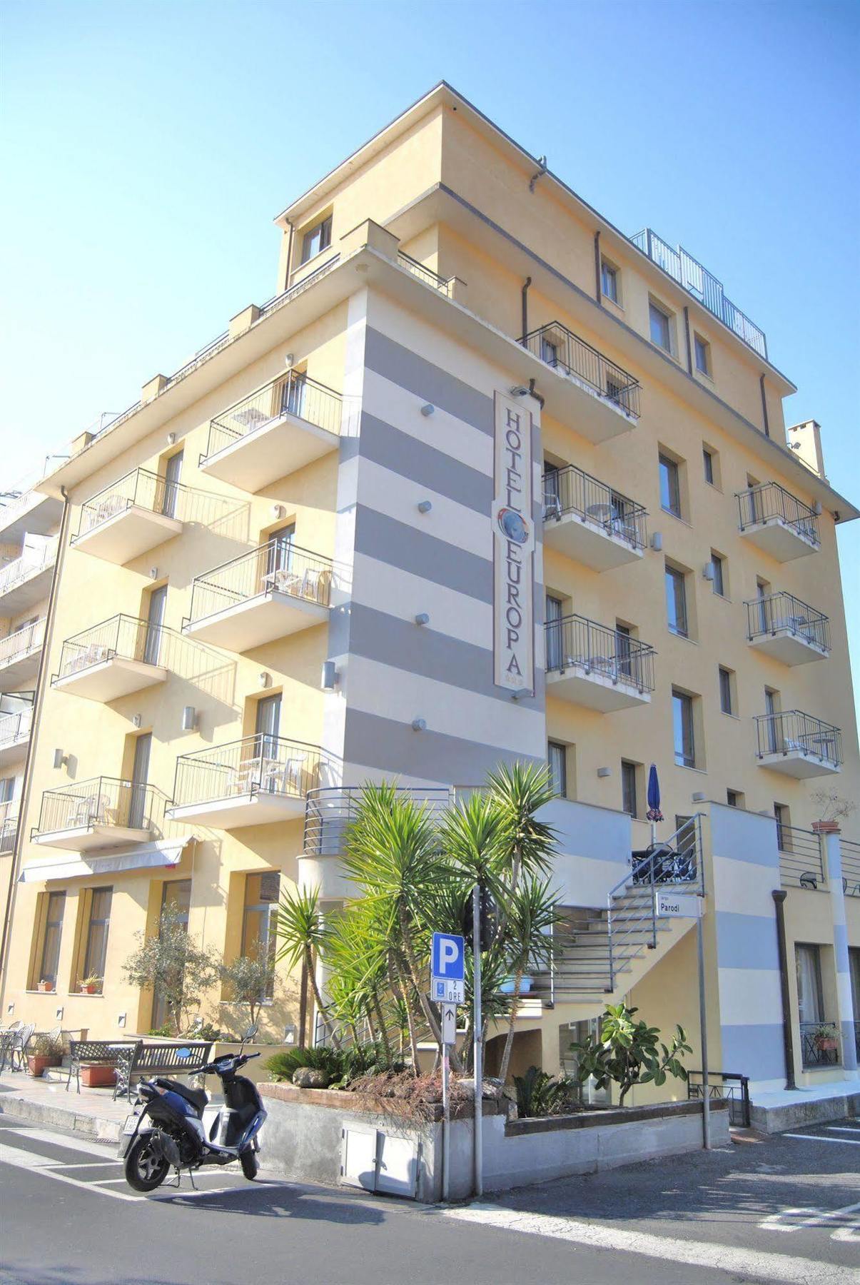 Hotel Europa サン・バルトロメーオ・アル・マーレ エクステリア 写真